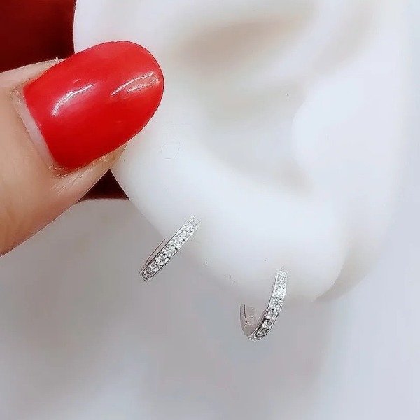 ARGOLLAS HUGGIES DETALLE CON CUBIC (1.2 CM)