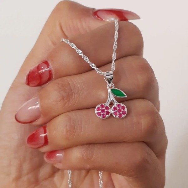 CONJUNTO CEREZA CON BRILLO FUCSIA