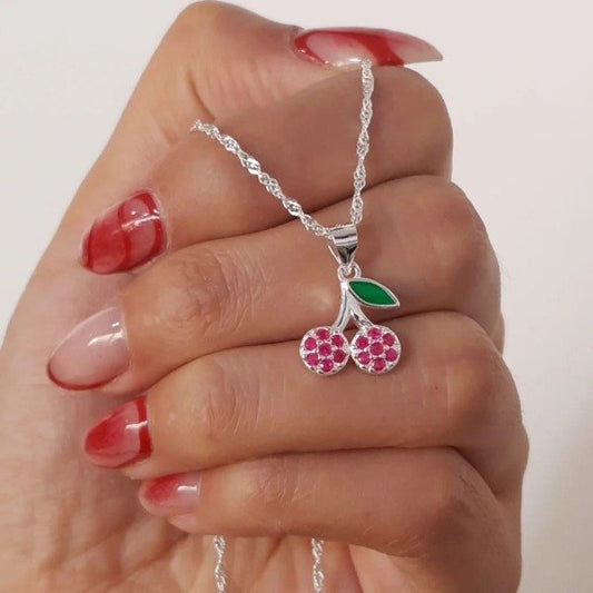 CONJUNTO CEREZA CON BRILLO FUCSIA