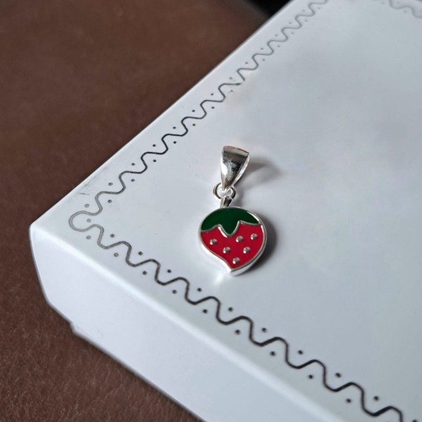 CONJUNTO FRUTILLA (CADENA + DIJE)